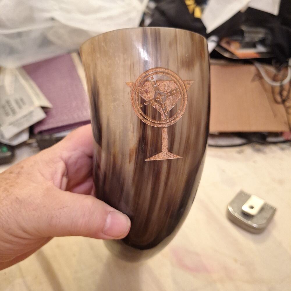 10” Viking Drinking Horn W Natural Curve & Blend Of Colors With Etched Design